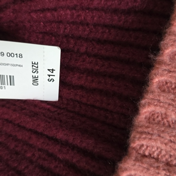 MIXIT BRAND WOMEN'S BURGUNDY & MAUVE STOCKING CAP HAT SIZE ONE SIZE FITS MOST - Picture 2 of 5